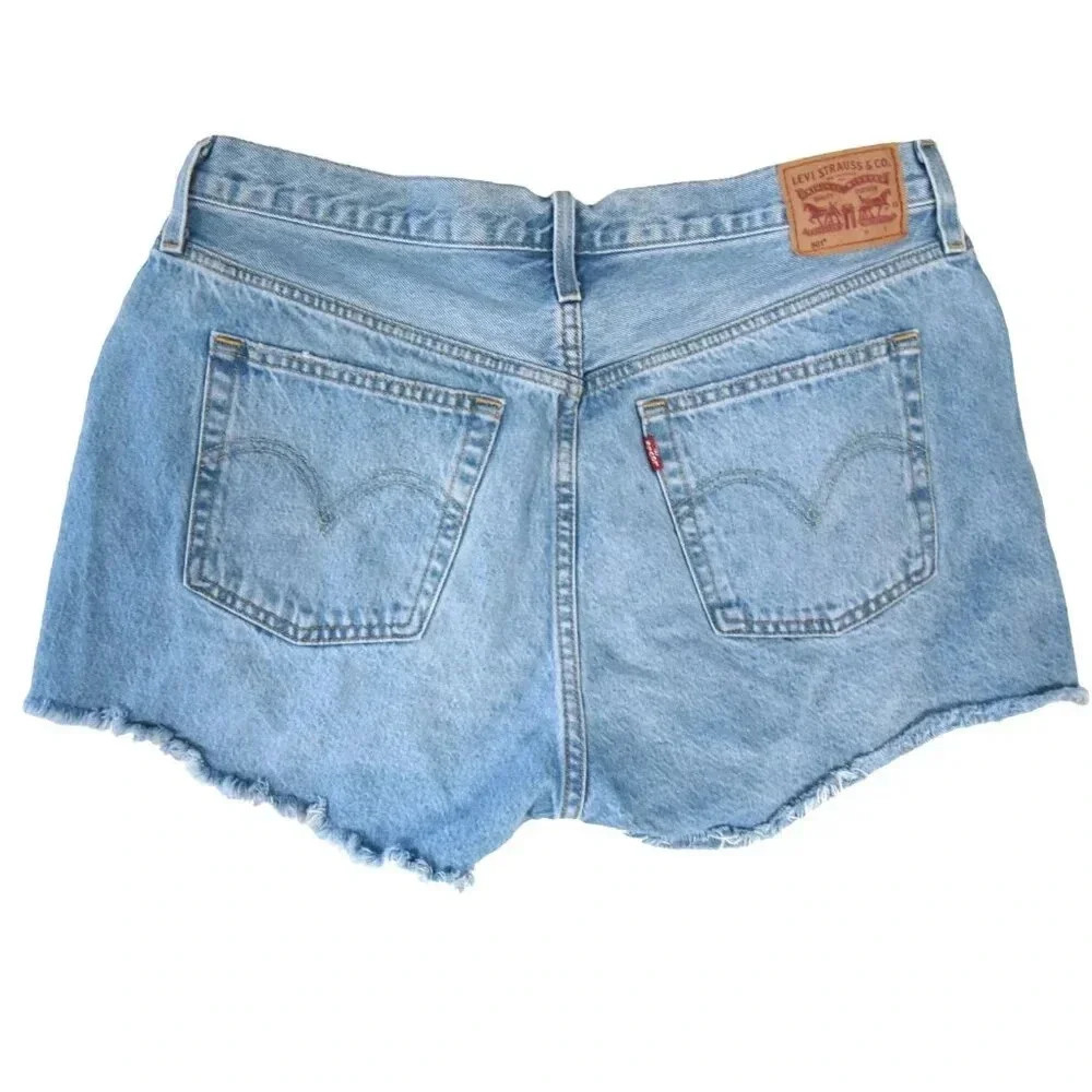 Levi’s || 501 Original Shorts Classic Light Blue Denim Wash Heavy Frayed Sz 33 - Picture 11 of 11